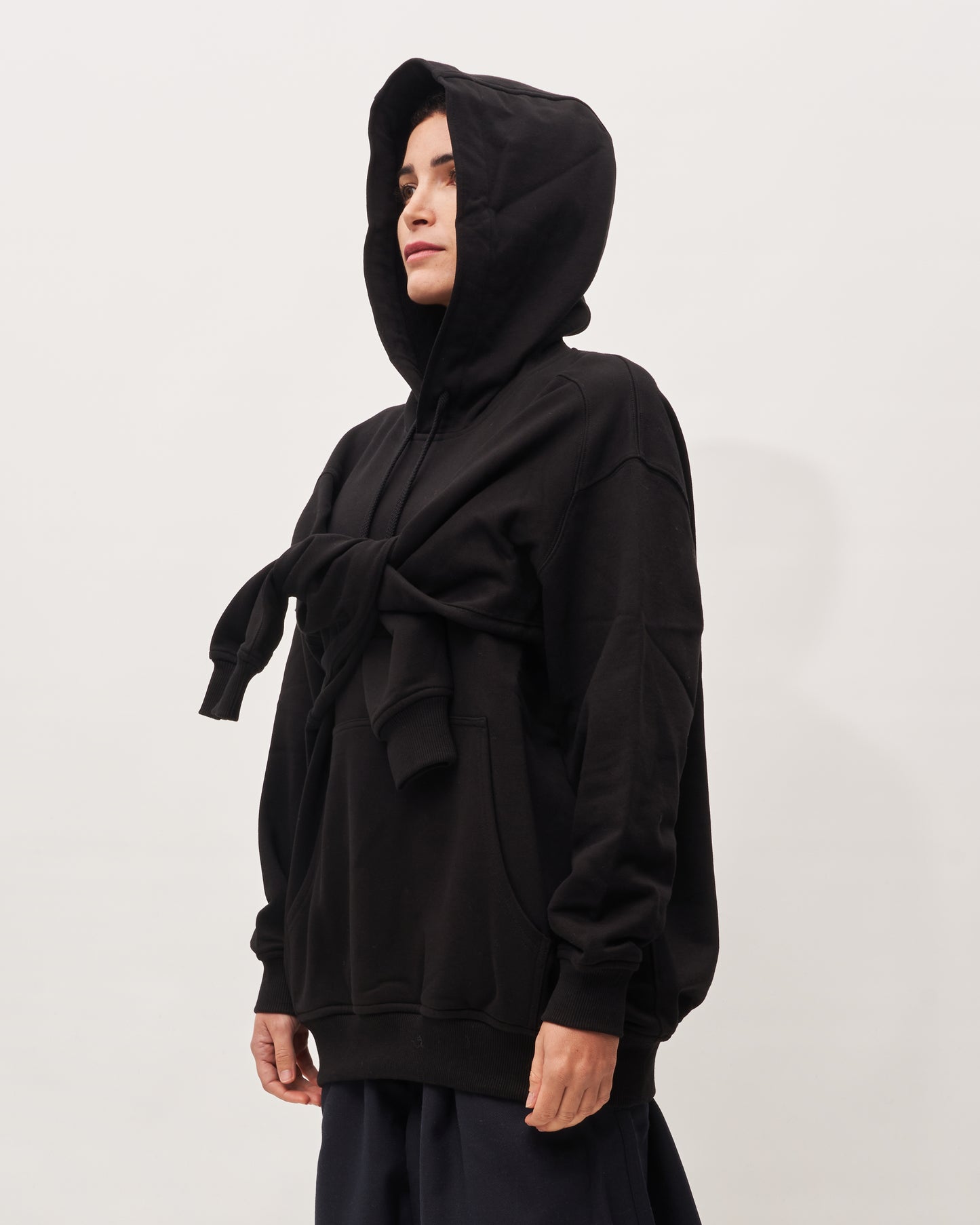 Comme des Garçons felpa nera con 4 maniche
