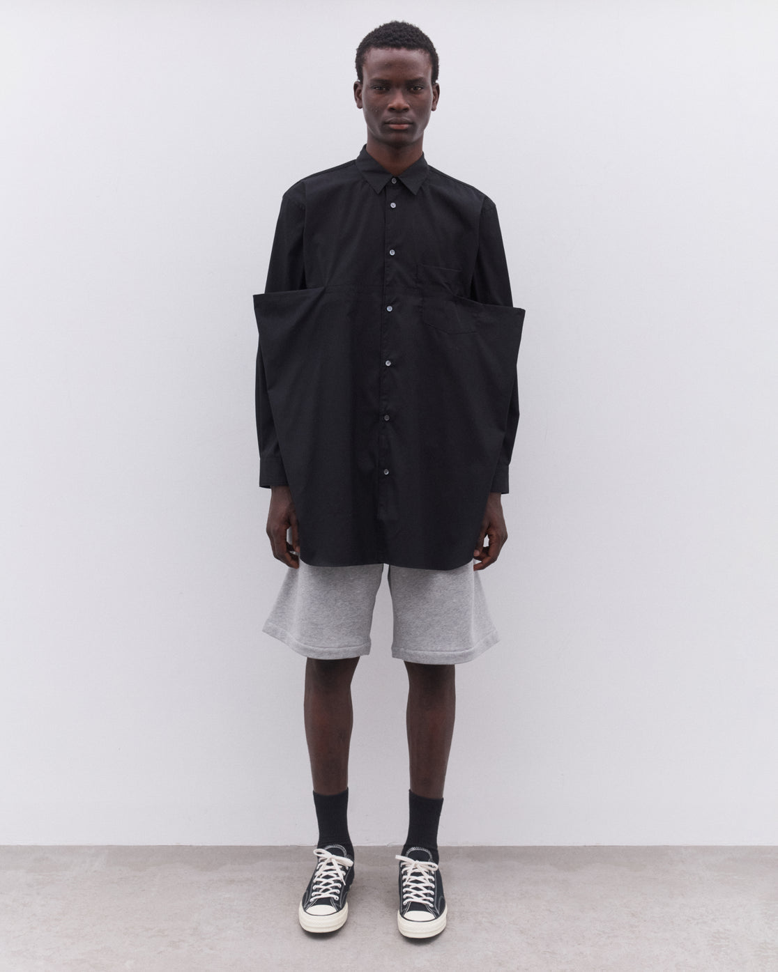 Comme des Garçons camicia nera con oblò laterali