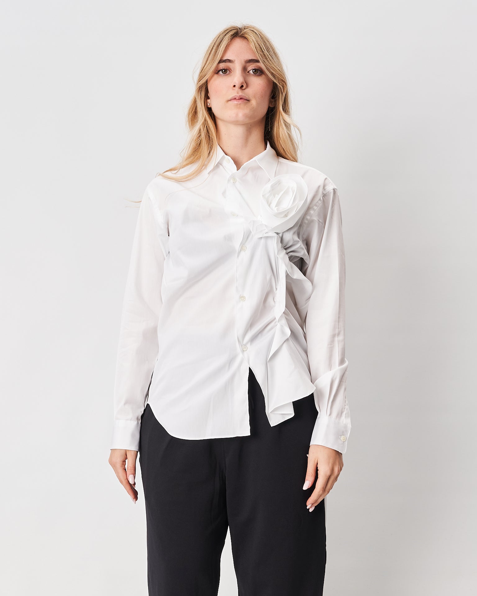 Comme Des Garcons camicia bianca effetto rose manica lunga
