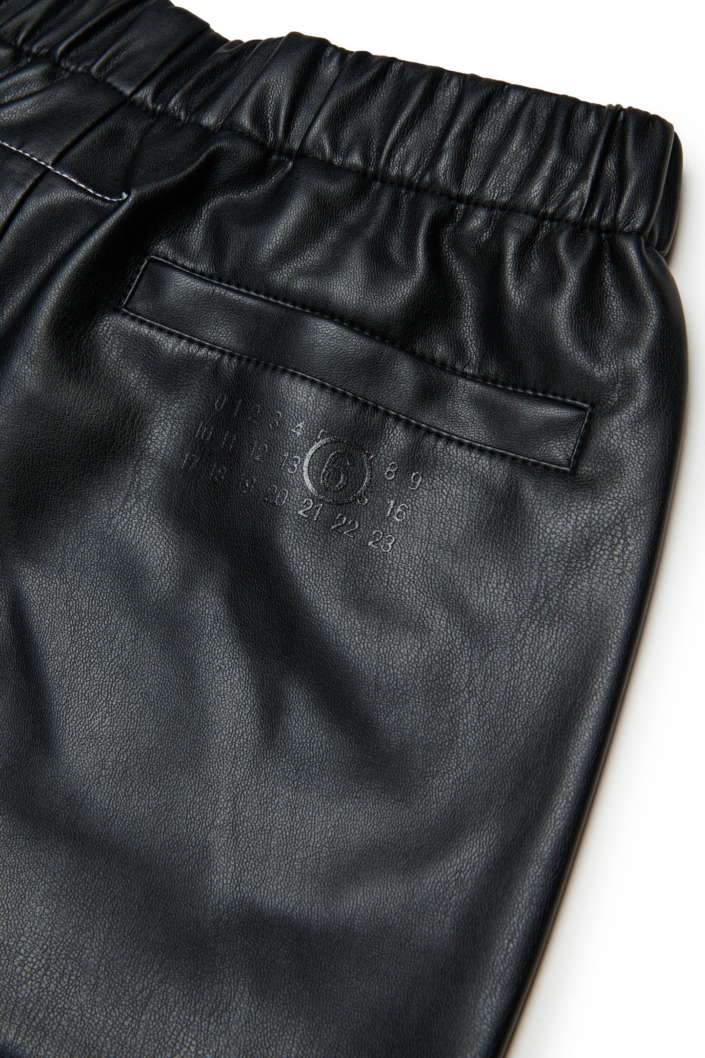 MM6 Margiela Pantaloni in tessuto spalmato con zip