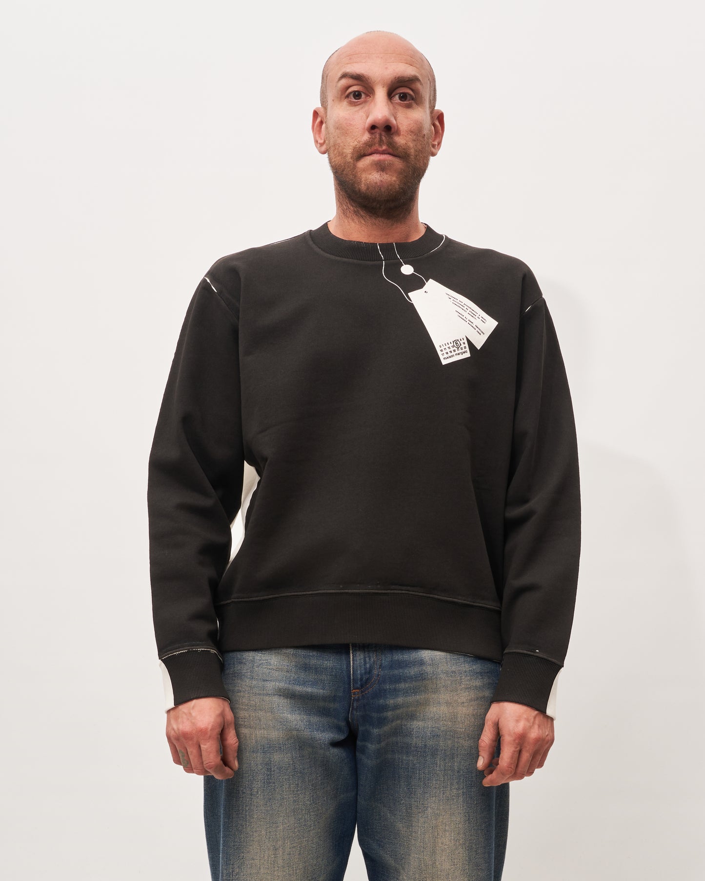 MM6 Margiela felpa bianca stampa invito sfilata