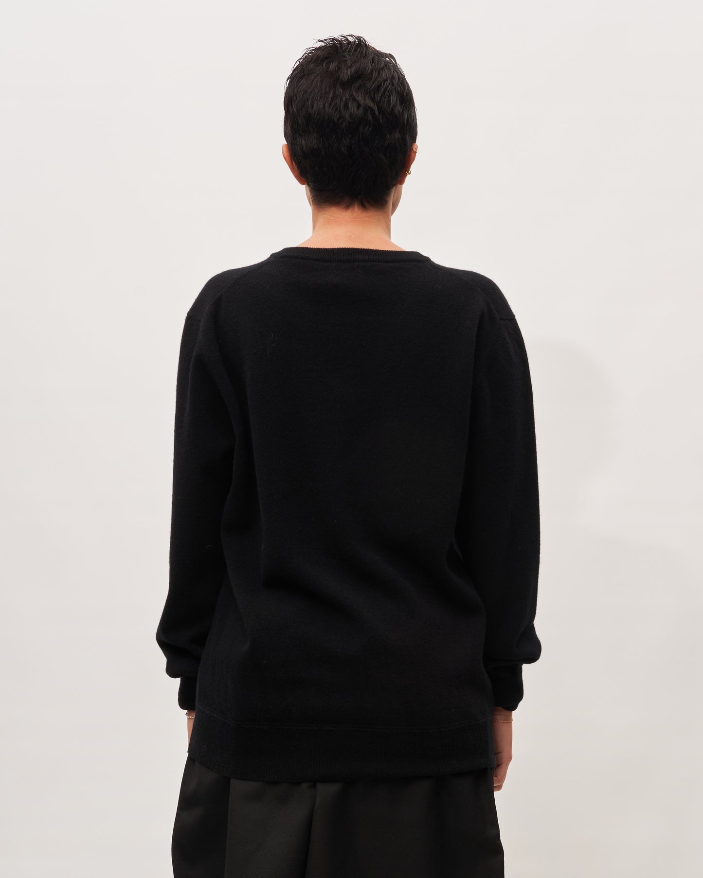 Paolo Ragazzini maglia nera V neck