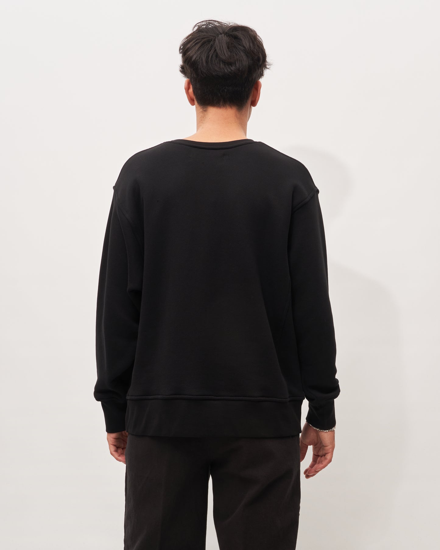 The Editor black sweatshirt