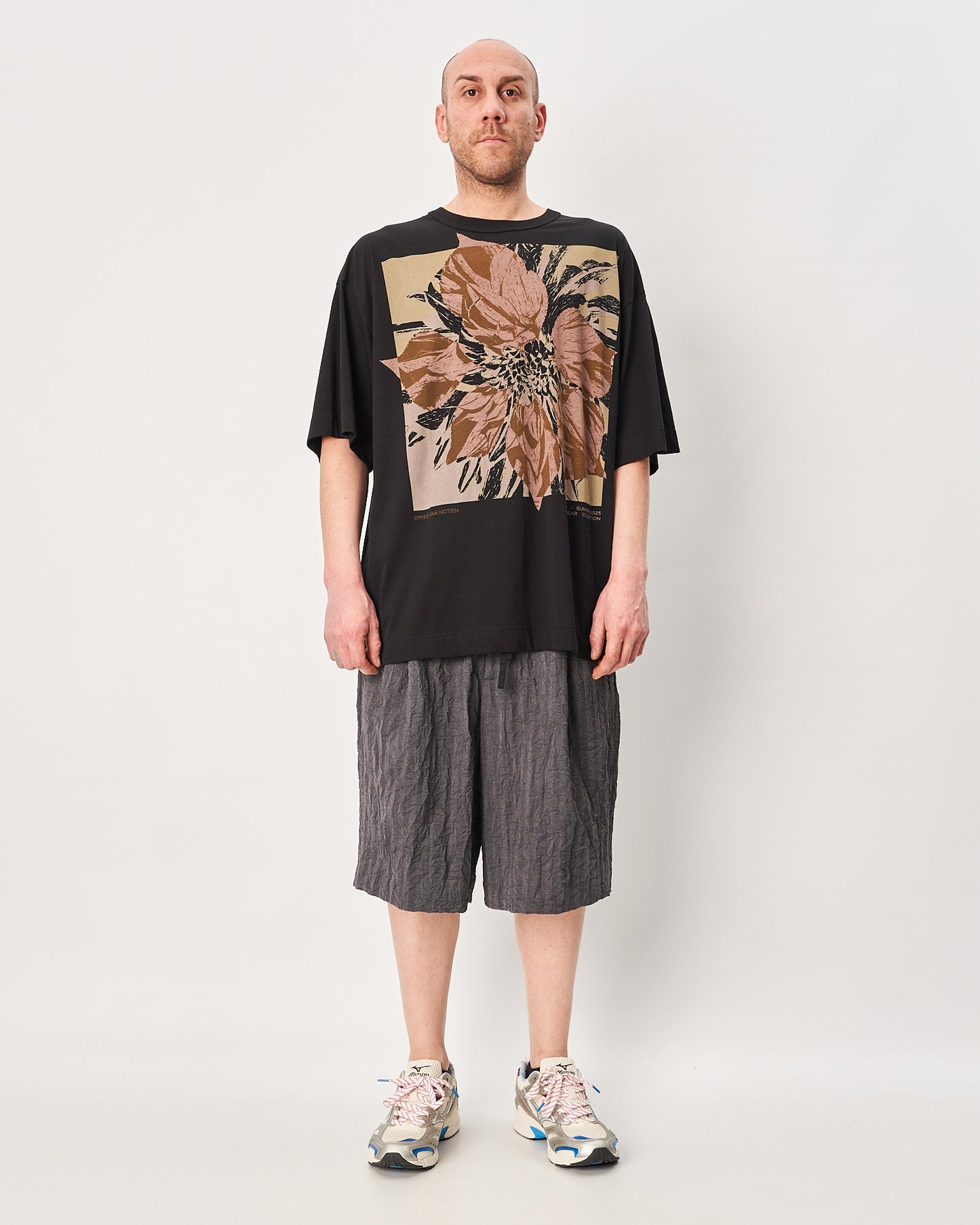 Van Noten black t-shirt with flower print