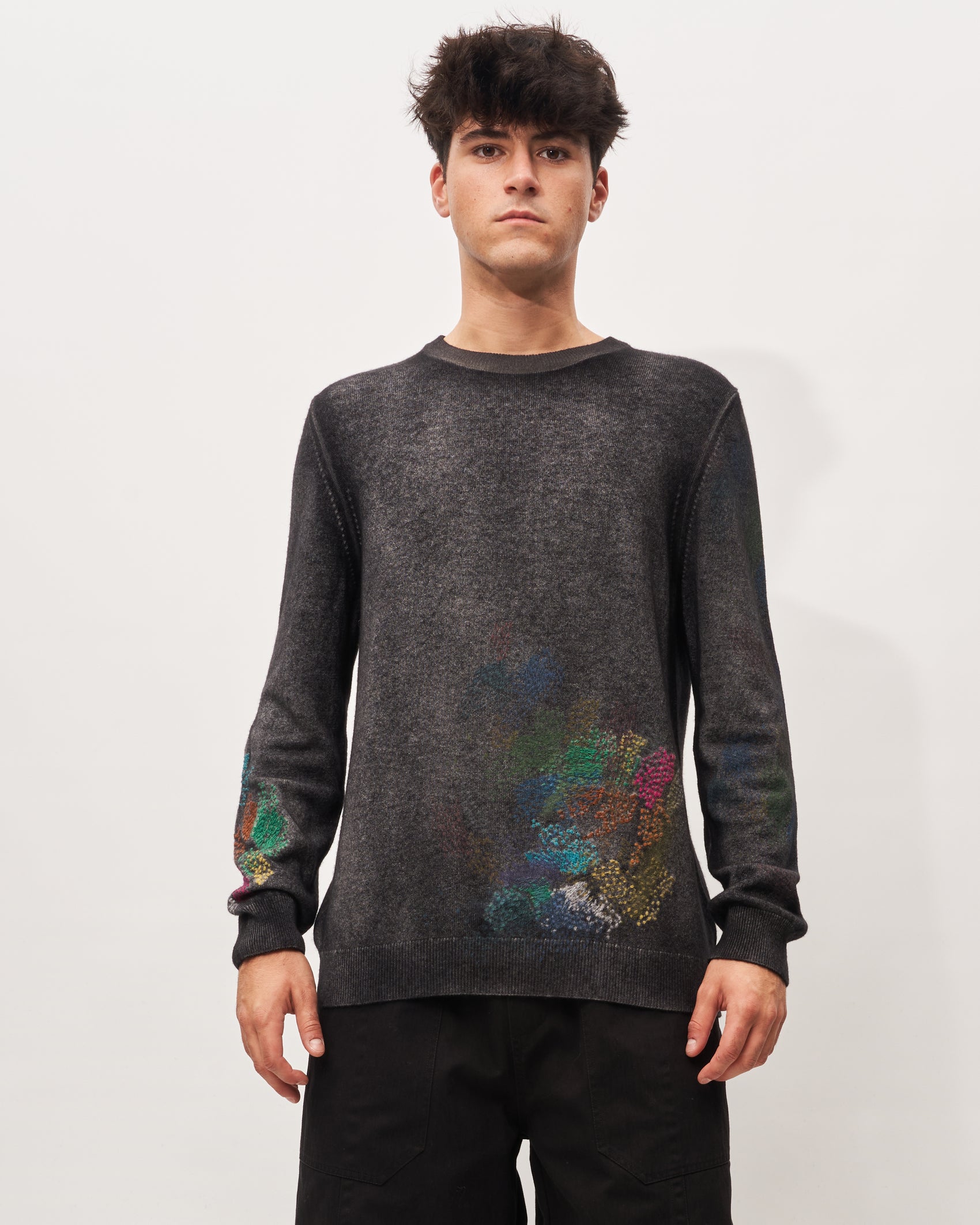 Avant Toi maglia nera con effetto sfumato con ricamo e dipinto
