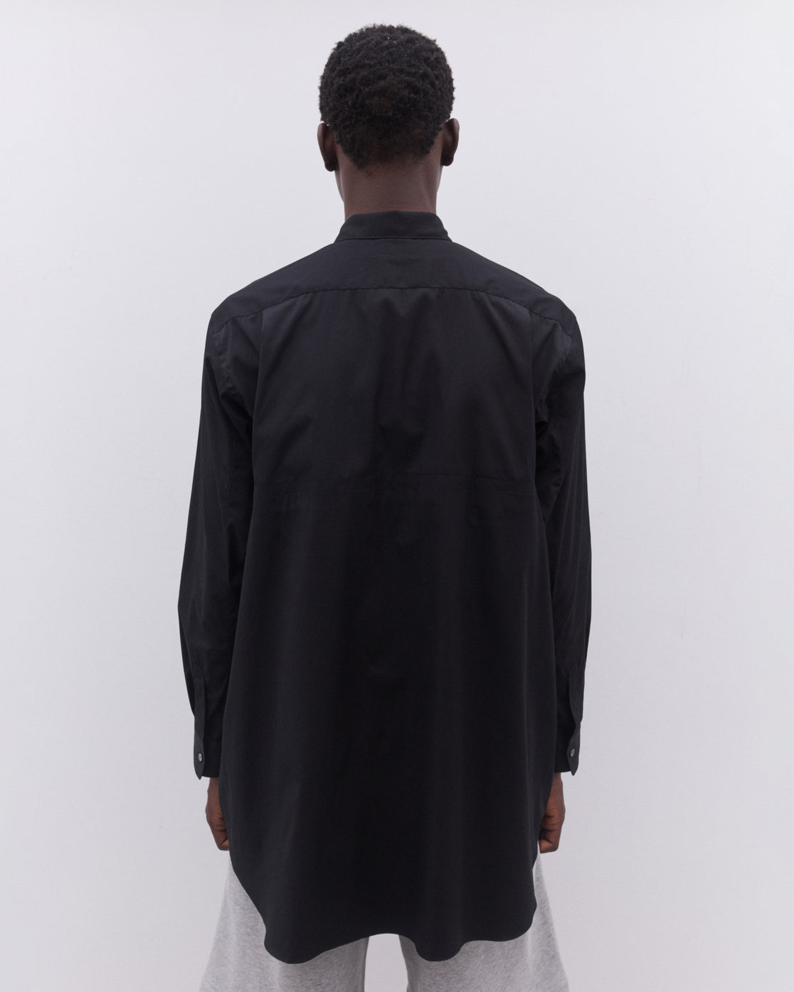 Comme des Garçons camicia nera con oblò laterali