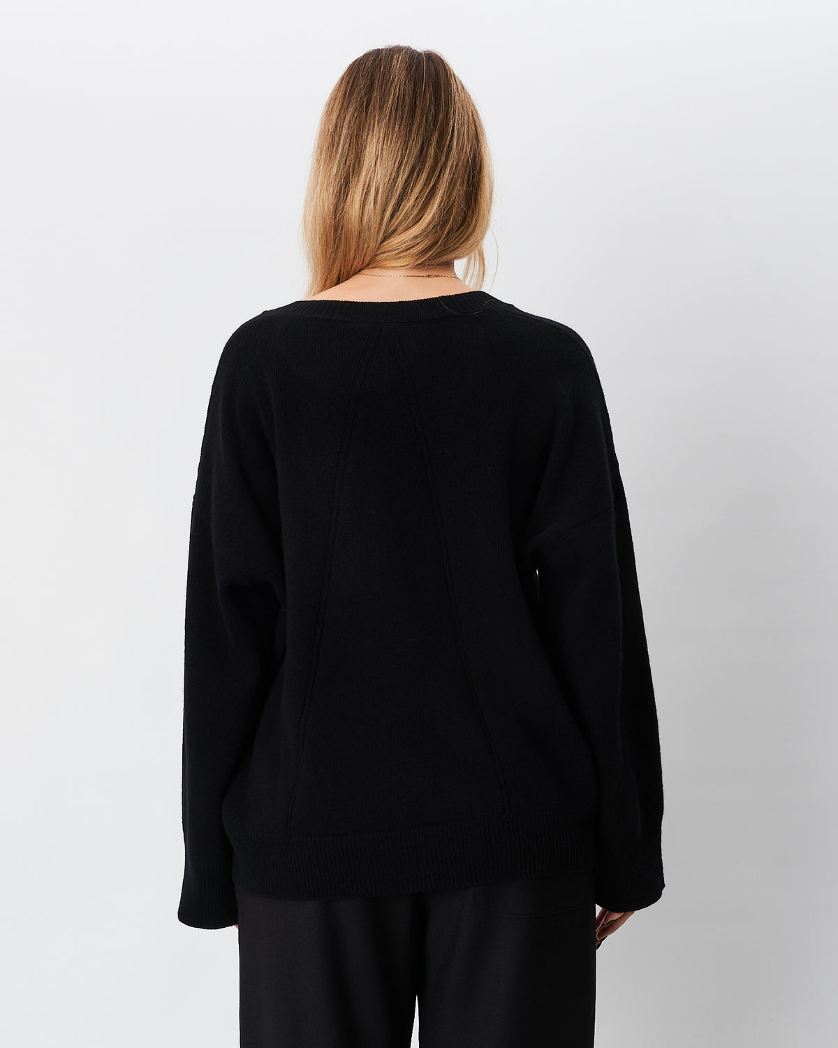 Roberto Collina maglia nera scollo a V