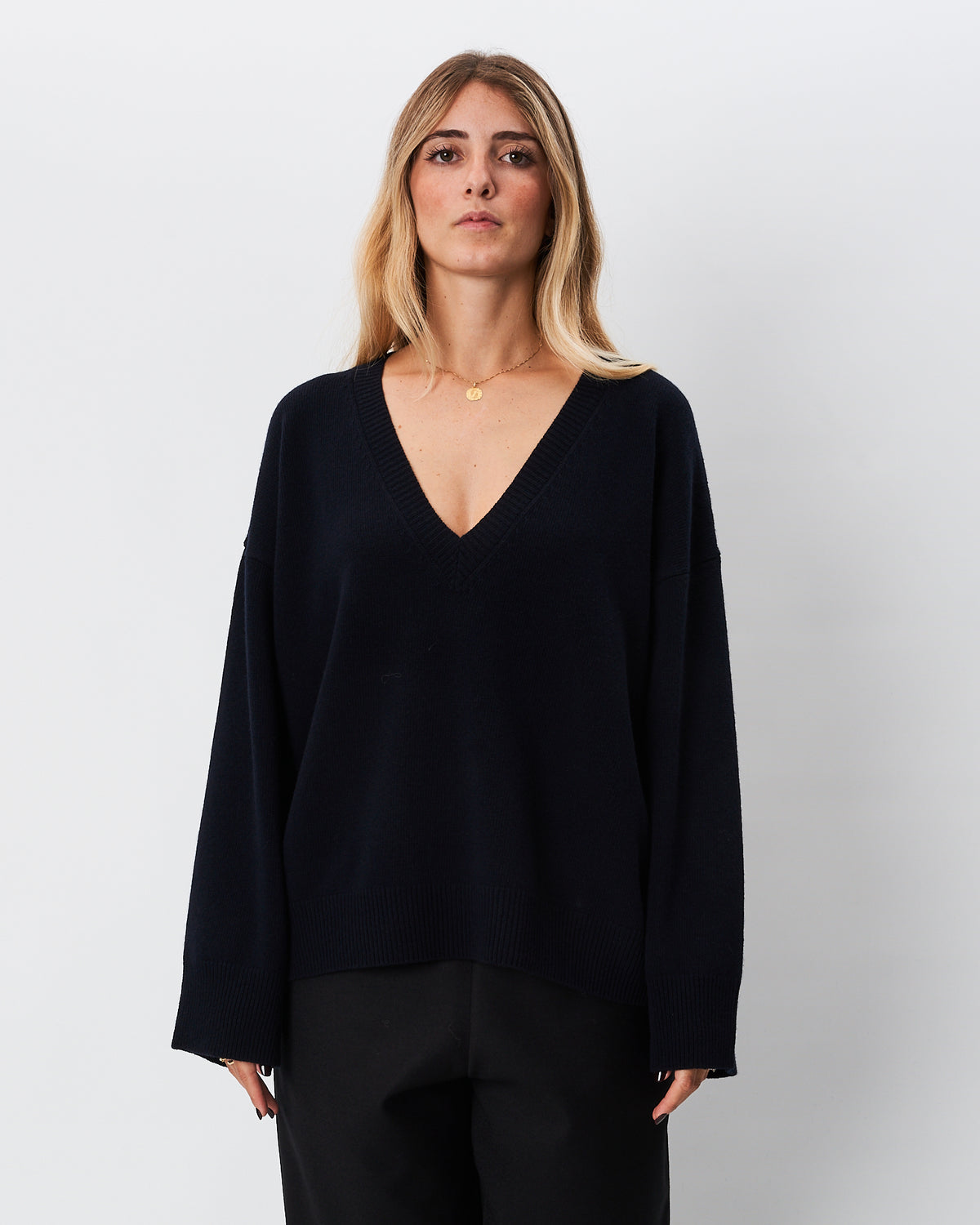 Roberto Collina maglia blu notte scollo a V