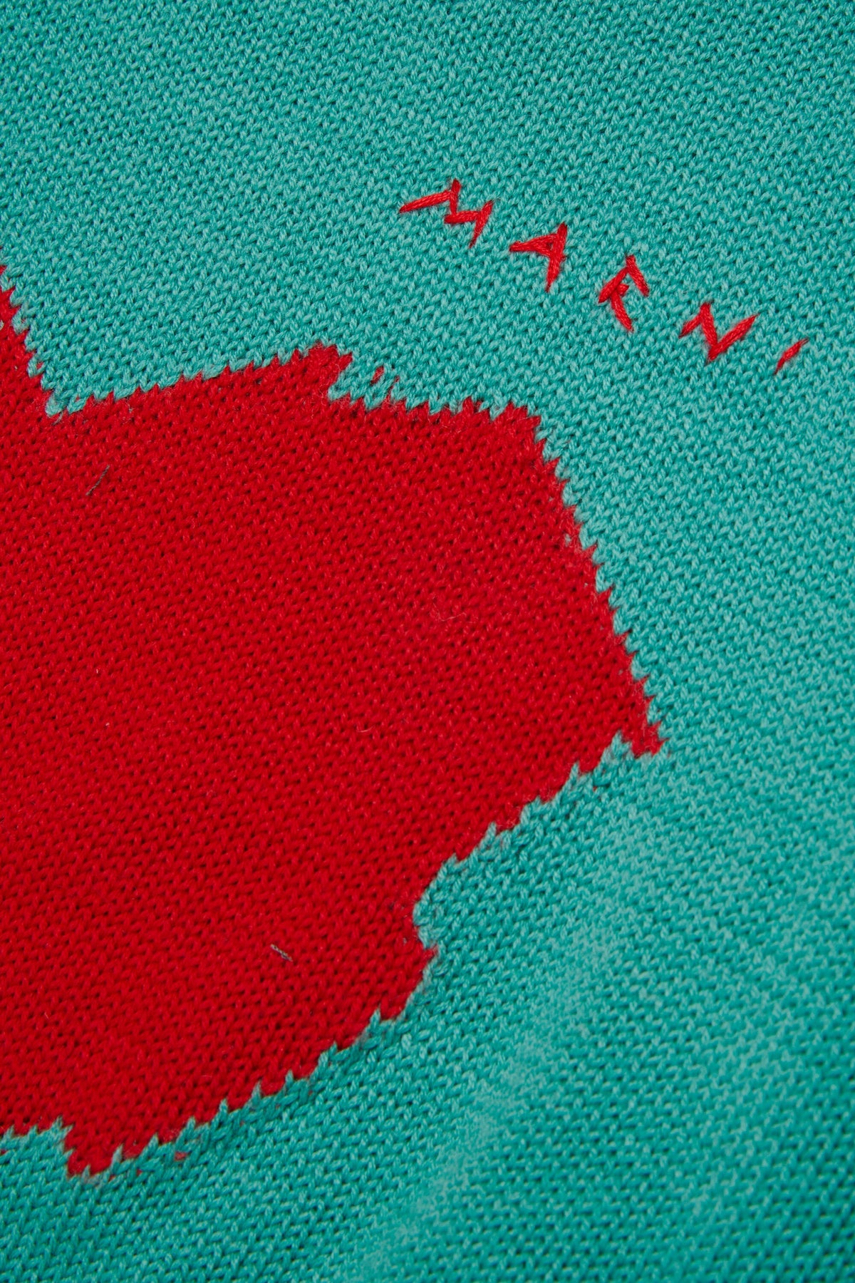 MARNI Maglione girocollo Tiffany con cuore rosso