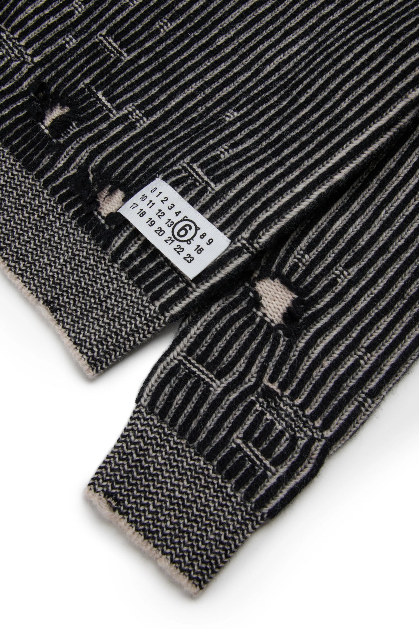 MM6 Margiela Pullover in lana a coste con rotture