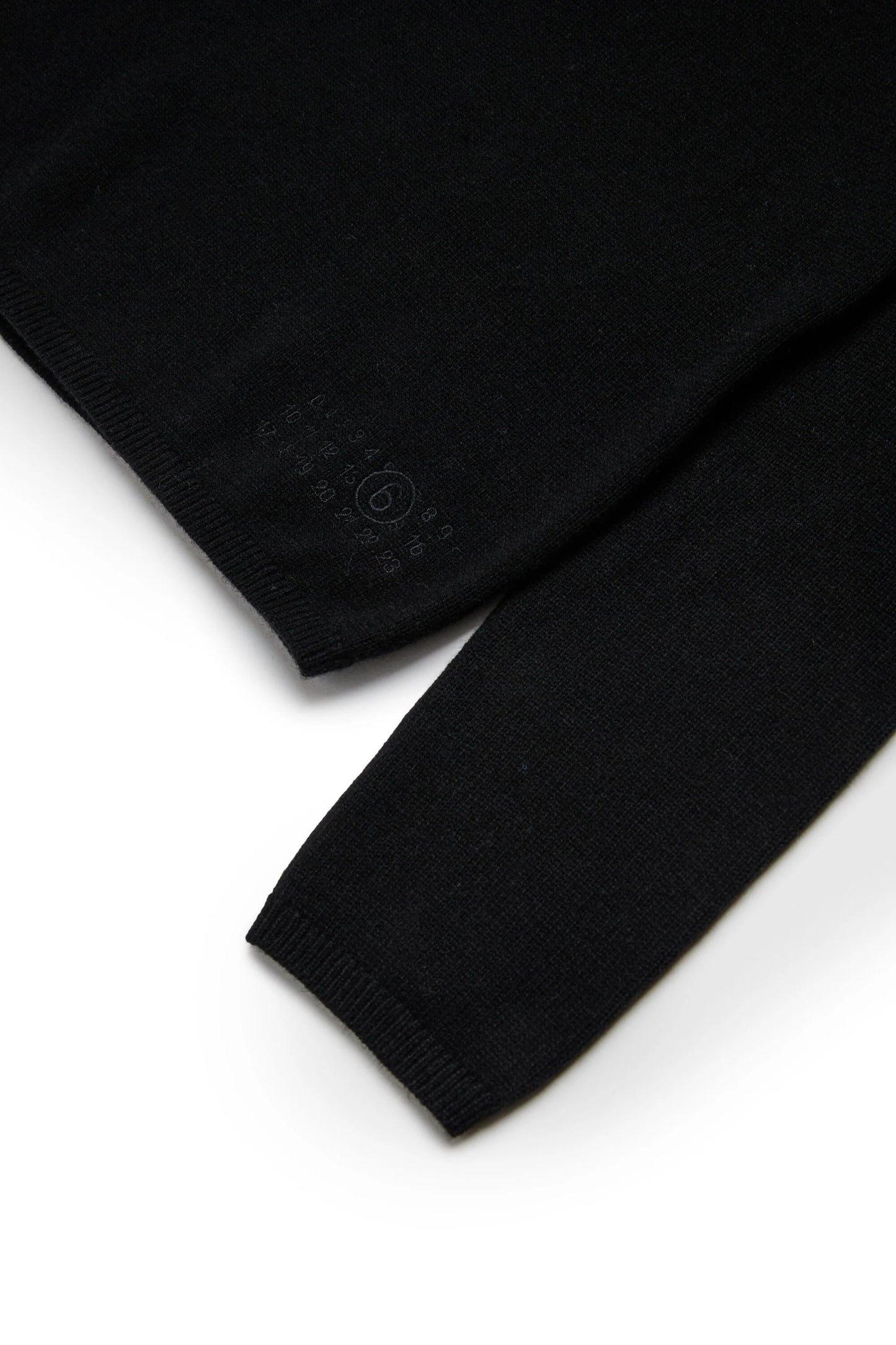 MM6 Margiela Dolcevita in maglia leggera misto lana nero