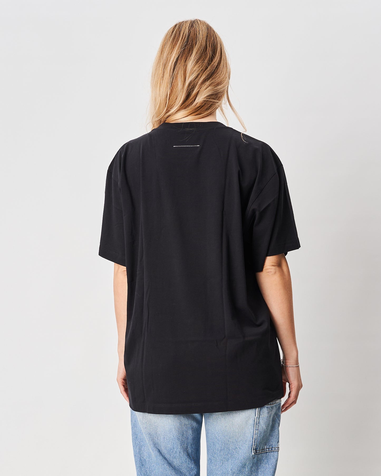 MM6 Margiela T-shirt nera con patch frontale