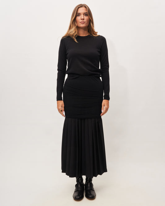 MM6 Margiela gonna nera a pieghe doppiata dal tulle