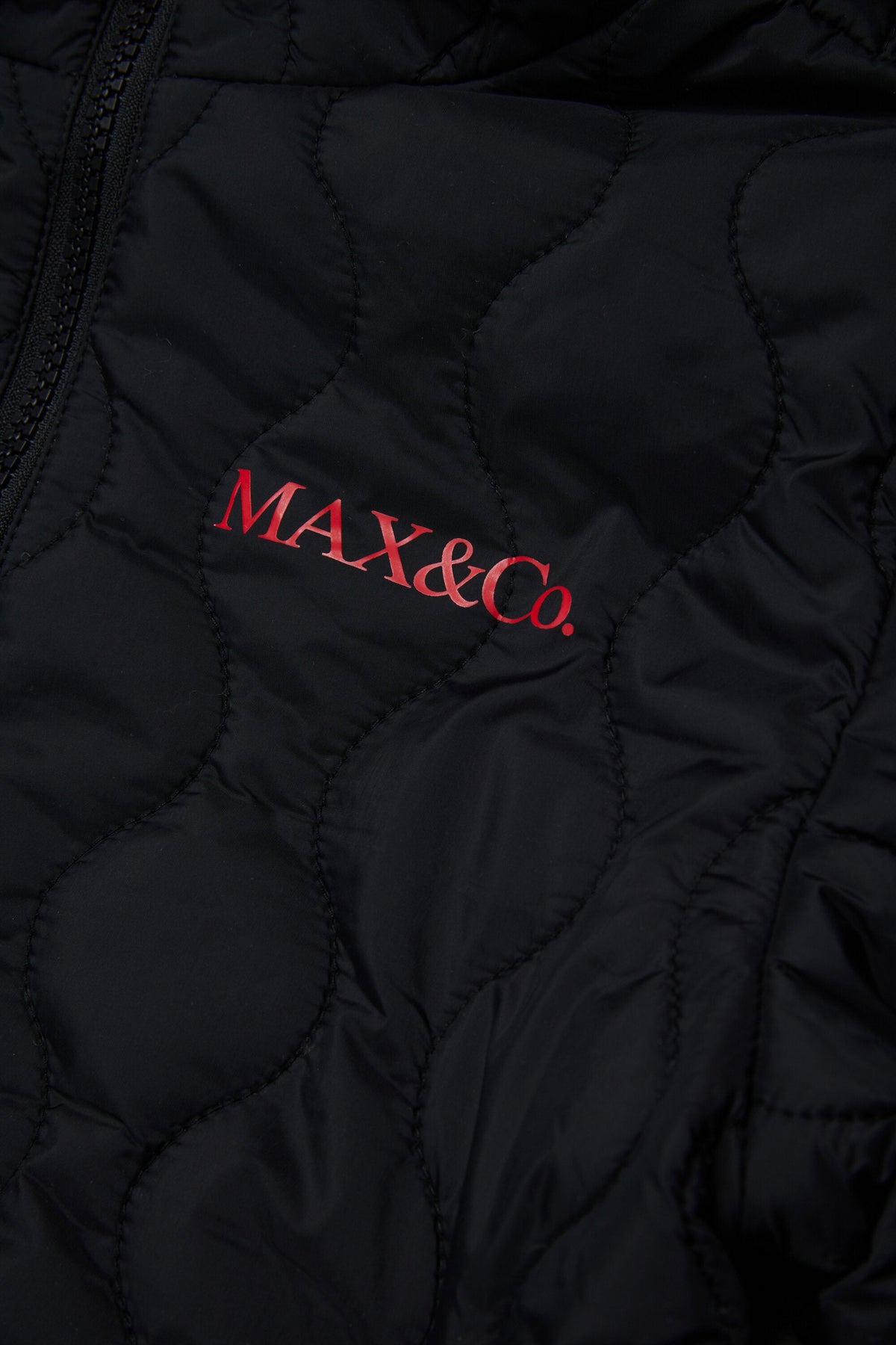 MAX&Co. Giacca imbottita leggera nera con cappuccio e logo