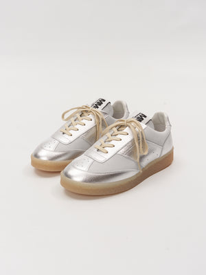 MM6 sneakers bianche con bande argento